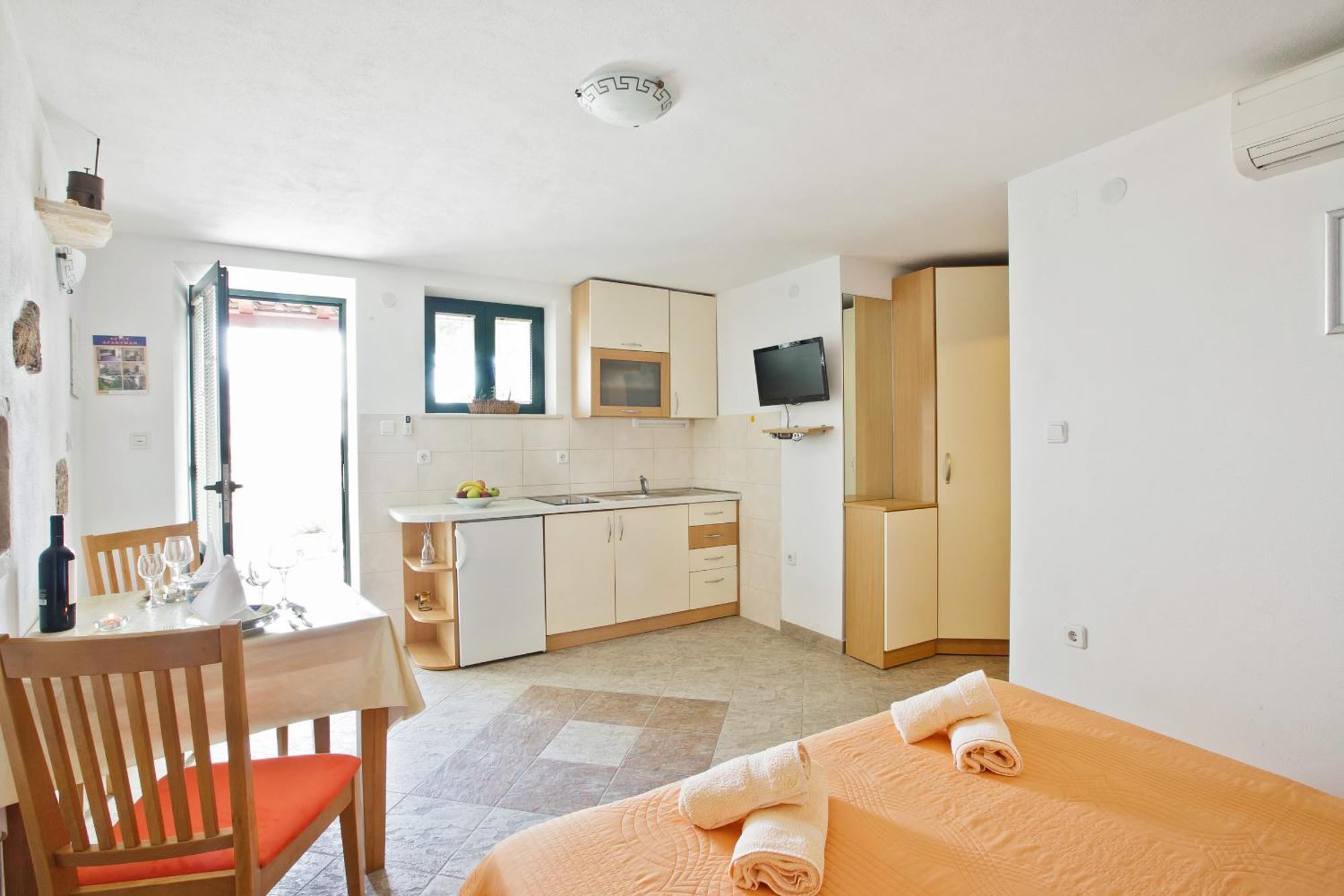 Paradise Stone Apartments Bol Zimmer foto